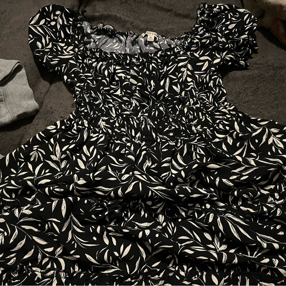 Black and White Leaf Print Dress